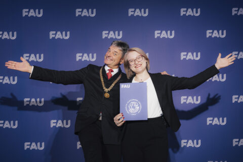 Zum Artikel "FAU-Lehrpreis für Katharina Zink"